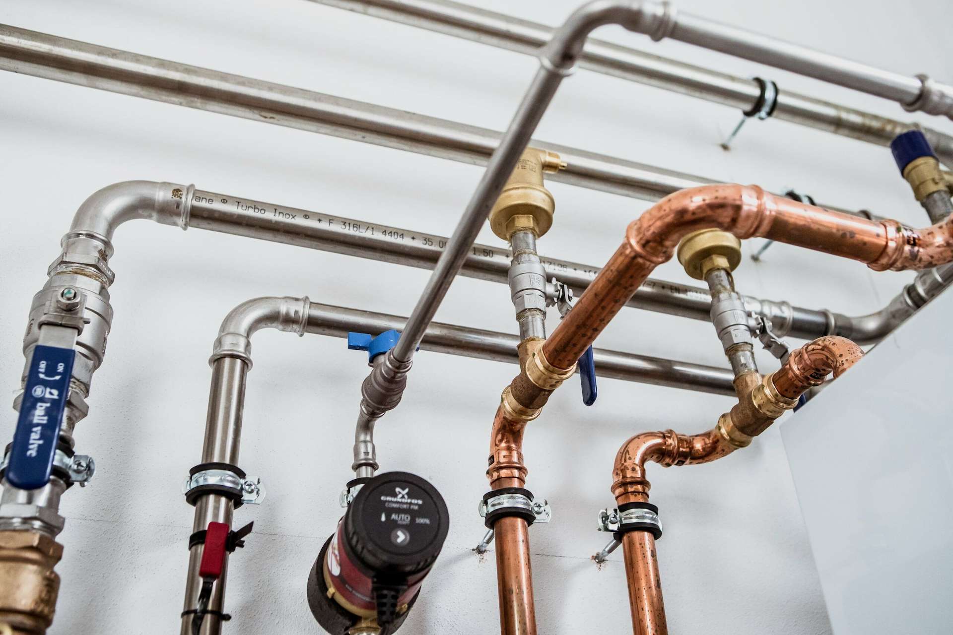 Et close up af vandrør som schyberg vvs har været med til at lave